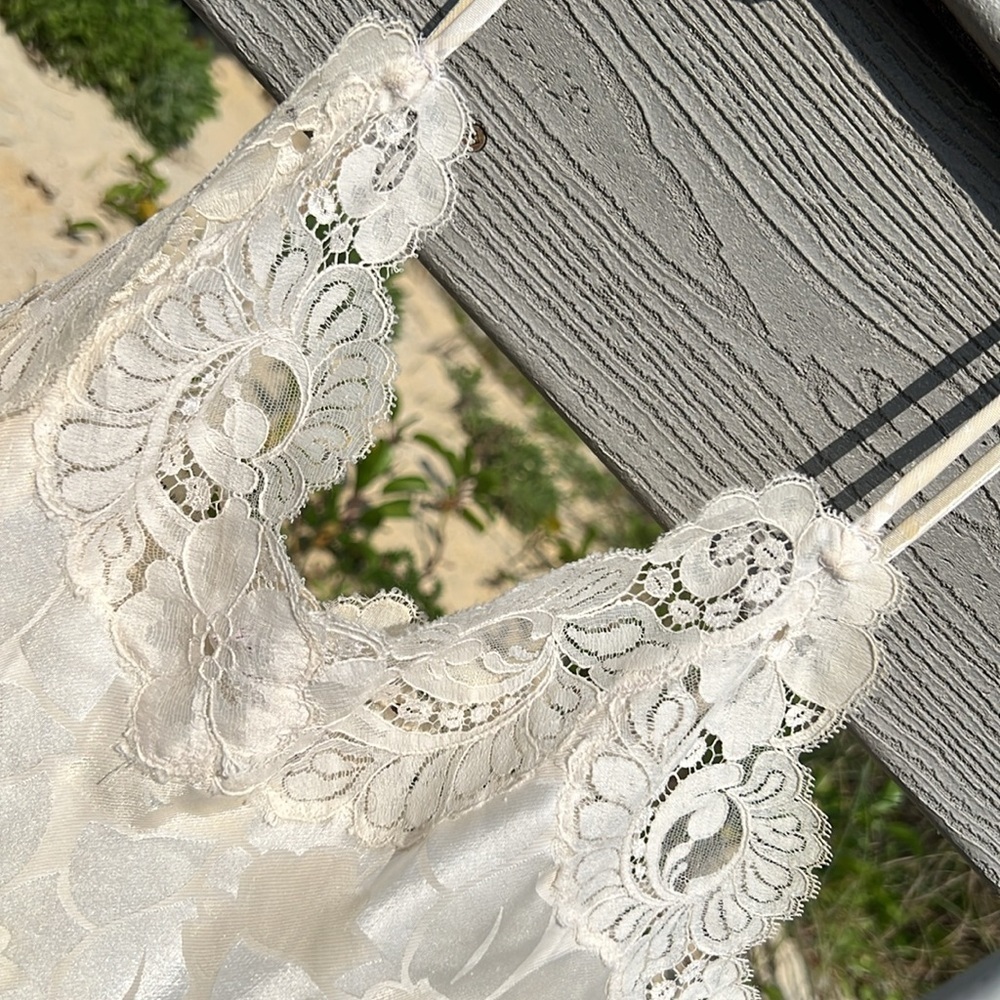 VINTAGE 70s Ladies Union Made in USA Lady Lynne Lingerie Camisole Ivory Lace | S - Picture 4 of 13